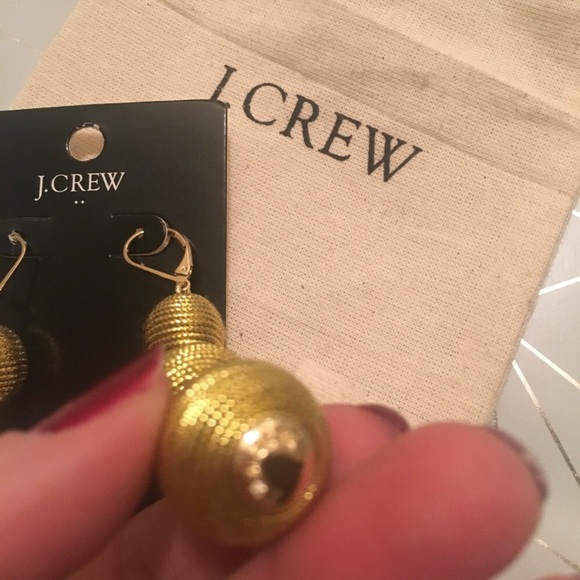 Stunning J Crew Triple Drop Dangle Earrings - Picture 2 of 5